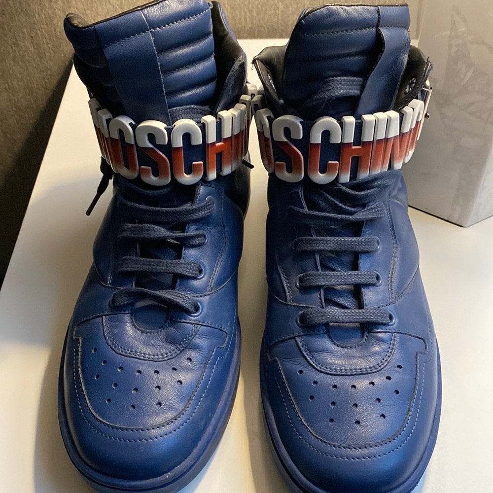 Moschino XRG